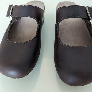 Dansko Martina Brown Oiled Leather Mules Size 38 (US 7.5-8)